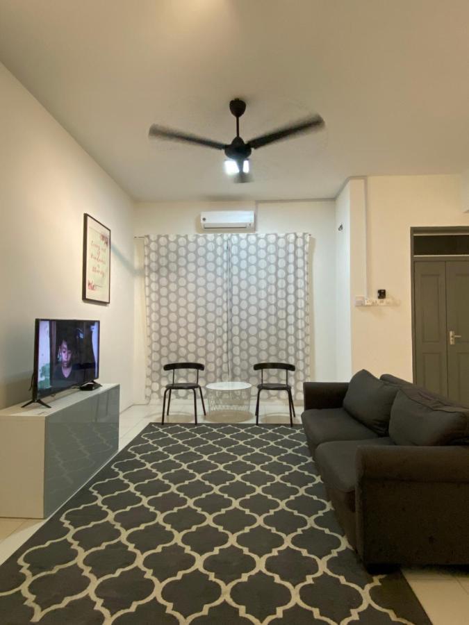 Cempaka Homestay Soga Perdana Batu Pahat Exterior photo