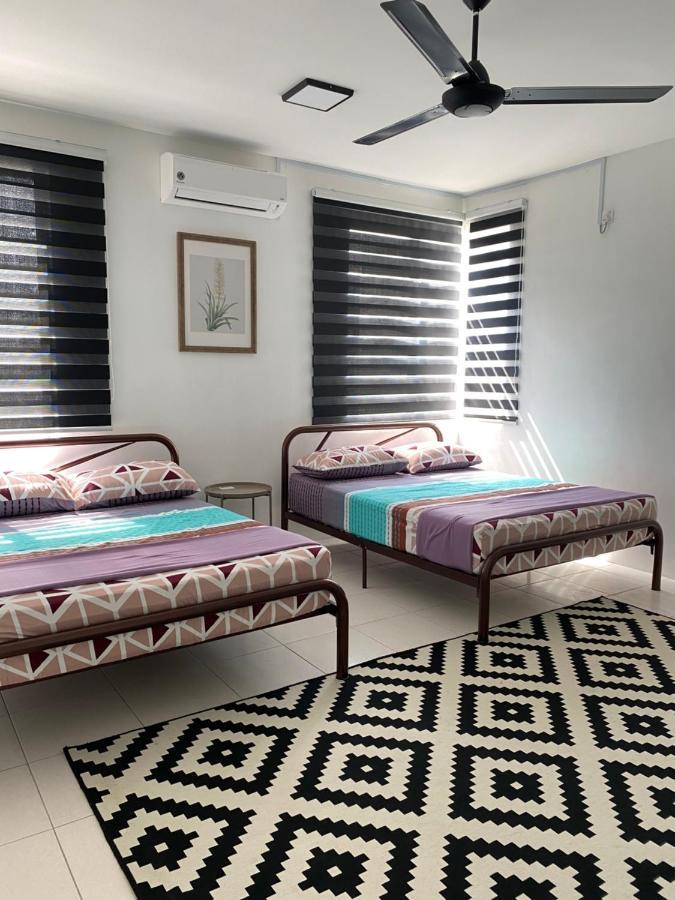 Cempaka Homestay Soga Perdana Batu Pahat Exterior photo